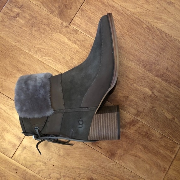 Nwot ugg boots - Picture 4 of 5